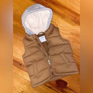 Old Navy boys puffer vest with hood 18-24m never worn.